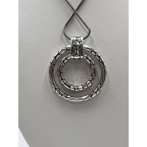 BRIGHTON Silver Tone w/ Patterned
Double Ring Pendant Snake
Chain Necklace for - Picture 5 of 12